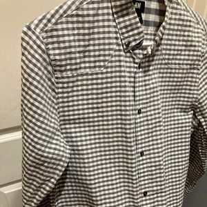H&M women’s plaid shirt. Size S